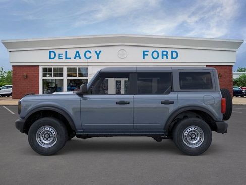 New 2025 Ford Bronco Base image 3