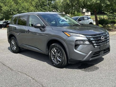 Used 2024 Nissan Rogue S AWD/4WD image 7