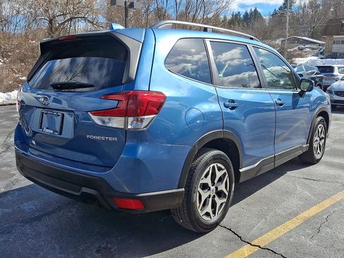 Used 2020 Subaru Forester Premium image 6