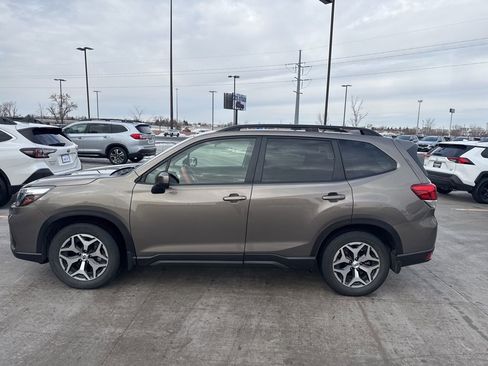 Used 2019 Subaru Forester Premium w/ Popular Package #1 image 2