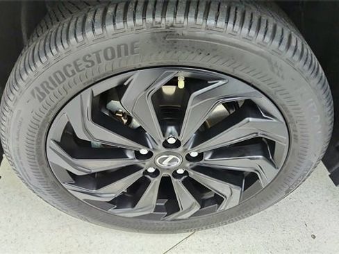 Used 2024 Lexus UX 250h FWD image 59
