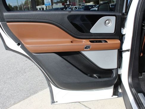 Used 2021 Lincoln Aviator Reserve w/ Equipment Group 201A image 18