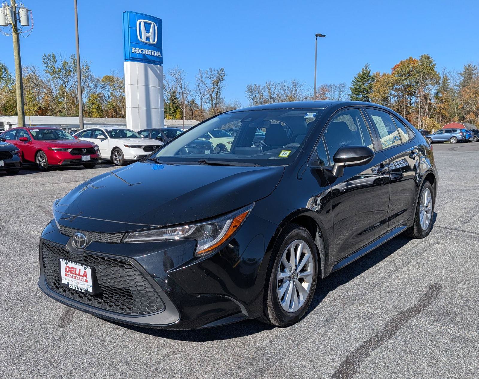 Used 2021 Toyota Corolla LE w/ LE Convenience Package FWD image 3