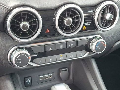 Used 2024 Nissan Sentra SV image 12