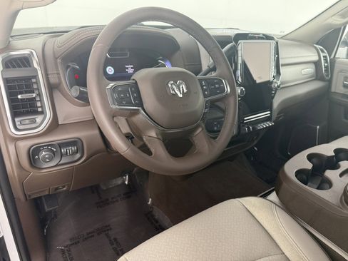 Used 2026 RAM 2500 Laramie AWD/4WD image 15