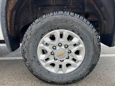 Used 2023 Chevrolet Silverado 2500 LT w/ Convenience Package AWD/4WD image 10