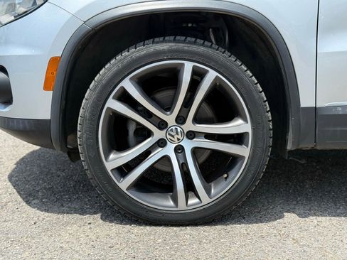 Used 2017 Volkswagen Tiguan SEL AWD/4WD image 12