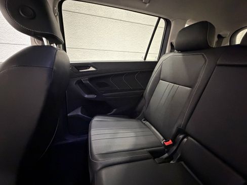 Used 2023 Volkswagen Tiguan SE FWD image 28