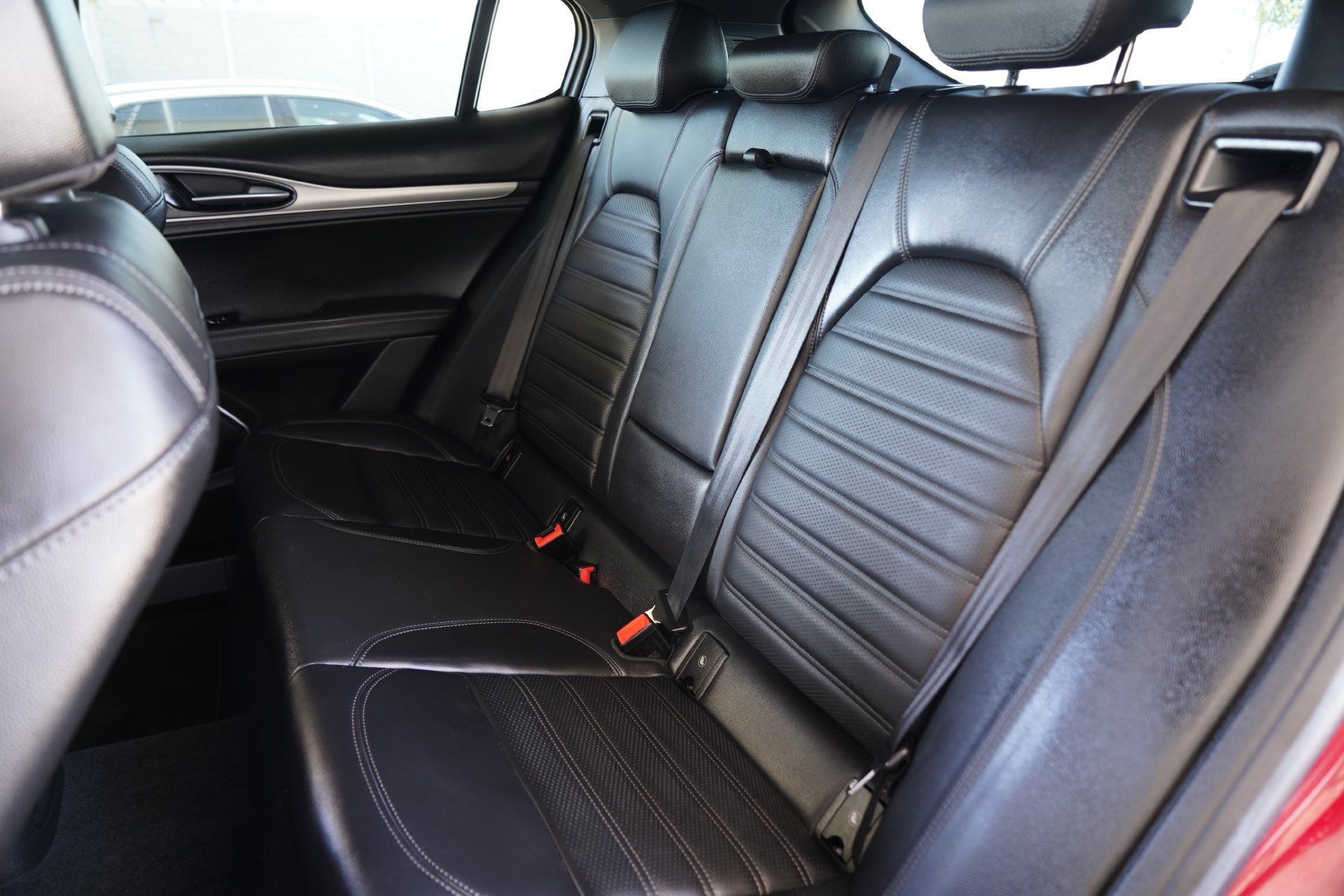 Used 2023 Alfa Romeo Stelvio Veloce AWD/4WD image 33