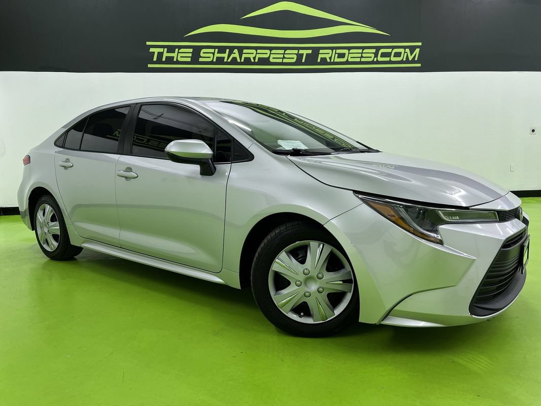 Used 2023 Toyota Corolla LE FWD image 1
