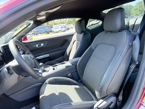 Used 2025 Ford Mustang GT RWD image 12