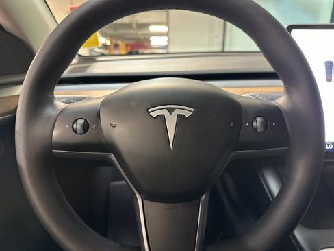 Used 2024 Tesla Model Y Long Range image 22