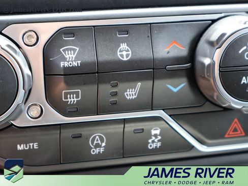 Used 2020 Jeep Wrangler Unlimited Sahara AWD/4WD image 35