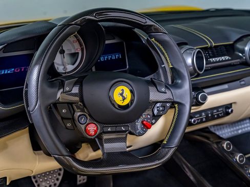 Used 2022 Ferrari 812 GTS RWD image 31