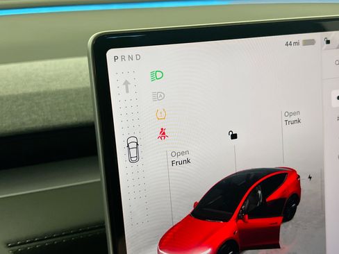 Used 2026 Tesla Model Y 2WD image 24