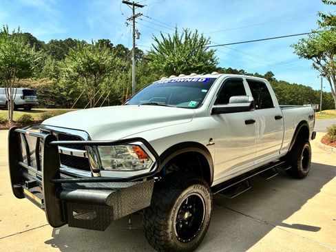 Used 2018 RAM 2500 Tradesman w/ Chrome Appearance Group AWD/4WD image 13