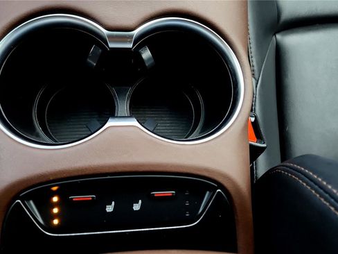 Certified 2024 Toyota Venza XLE image 45