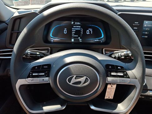 New 2026 Hyundai Elantra SE FWD image 13