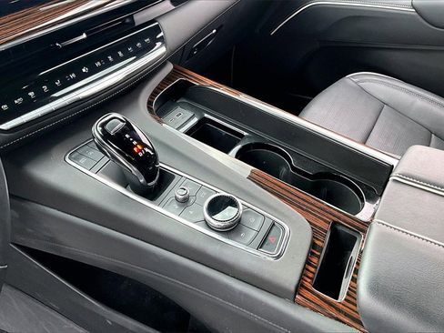 Used 2024 Cadillac Escalade ESV Premium Luxury image 14