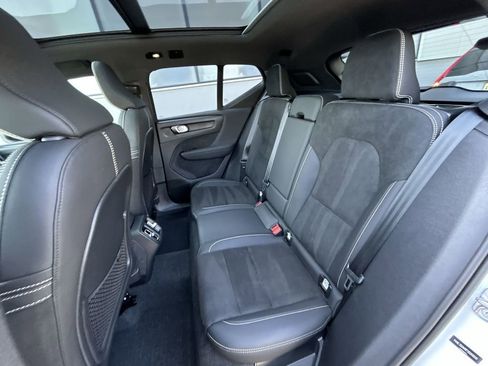Certified 2023 Volvo XC40 B5 Plus w/ Protection Package Premier AWD/4WD image 23