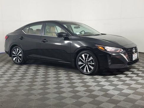 Used 2024 Nissan Sentra SV w/ SV Premium Package image 2