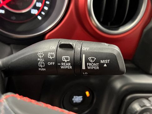 Used 2022 Jeep Wrangler Unlimited Rubicon w/ Cold Weather Group AWD/4WD image 41
