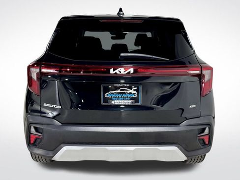 Used 2024 Kia Seltos LX image 7