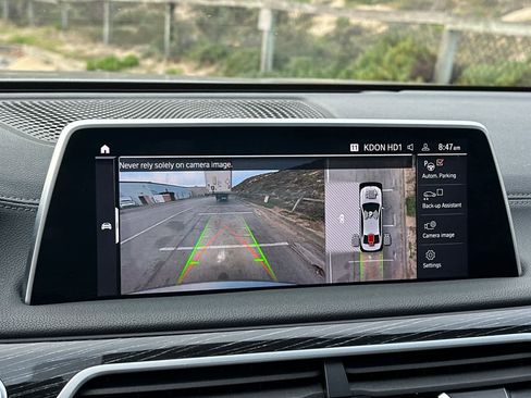 Used 2022 BMW 740i w/ M Sport Package image 21