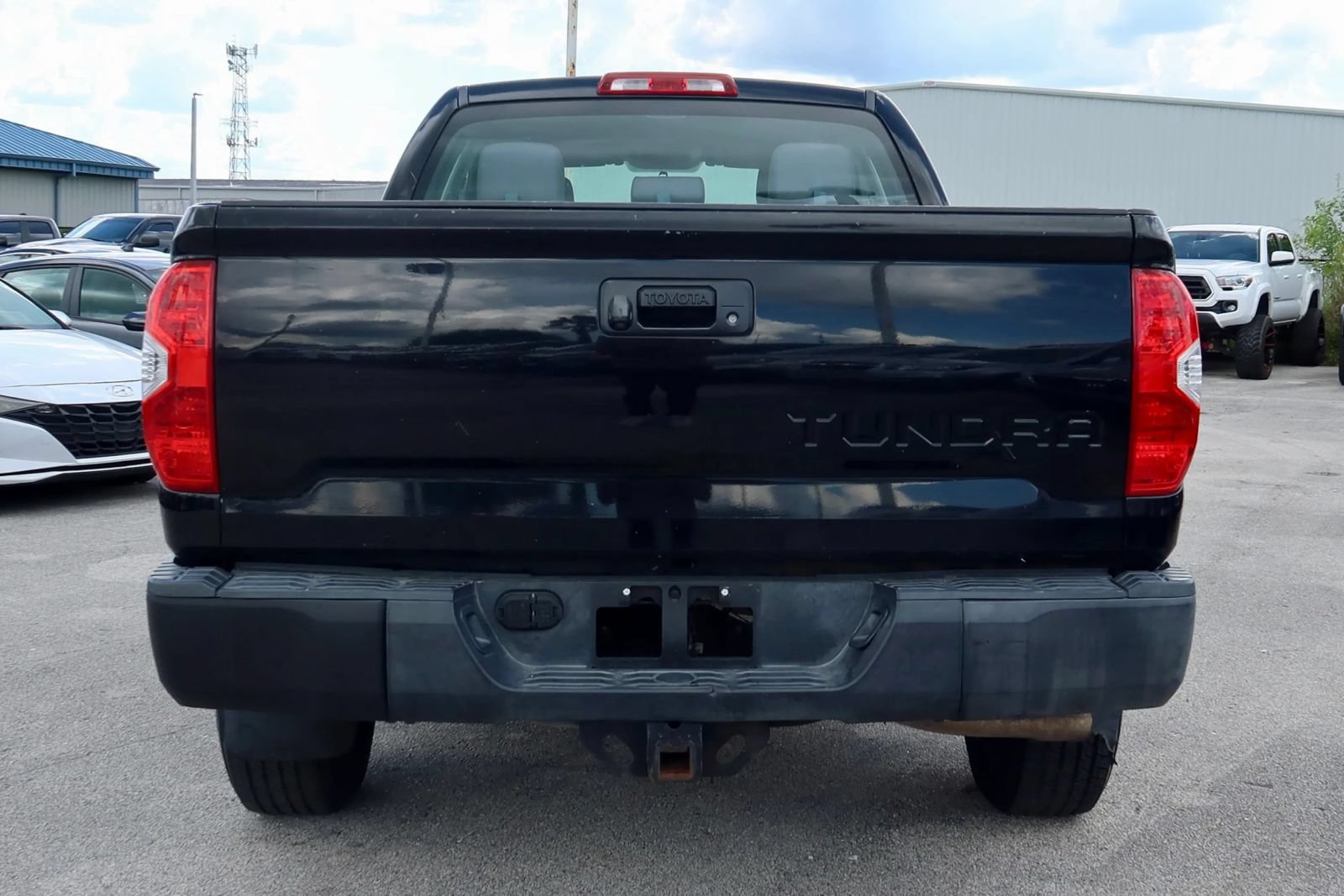 Used 2015 Toyota Tundra SR w/ Tow Package RWD image 3