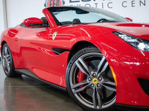 Used 2020 Ferrari Portofino RWD image 37