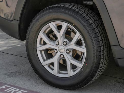 Used 2022 Jeep Grand Cherokee Limited image 66