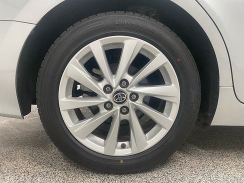 Used 2022 Toyota Camry LE image 28