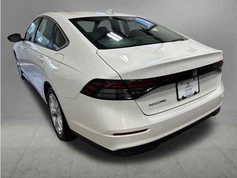 Certified 2025 Honda Accord LX image 4