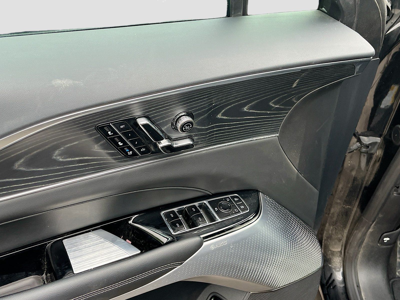 Used 2025 Cadillac Lyriq Sport AWD/4WD image 18