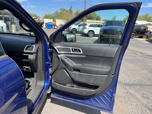 Used 2014 Ford Explorer XLT w/ Equipment Group 202A FWD image 18