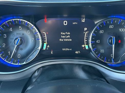 Used 2019 Chrysler Pacifica Touring Plus w/ Advanced Safetytec Group image 30