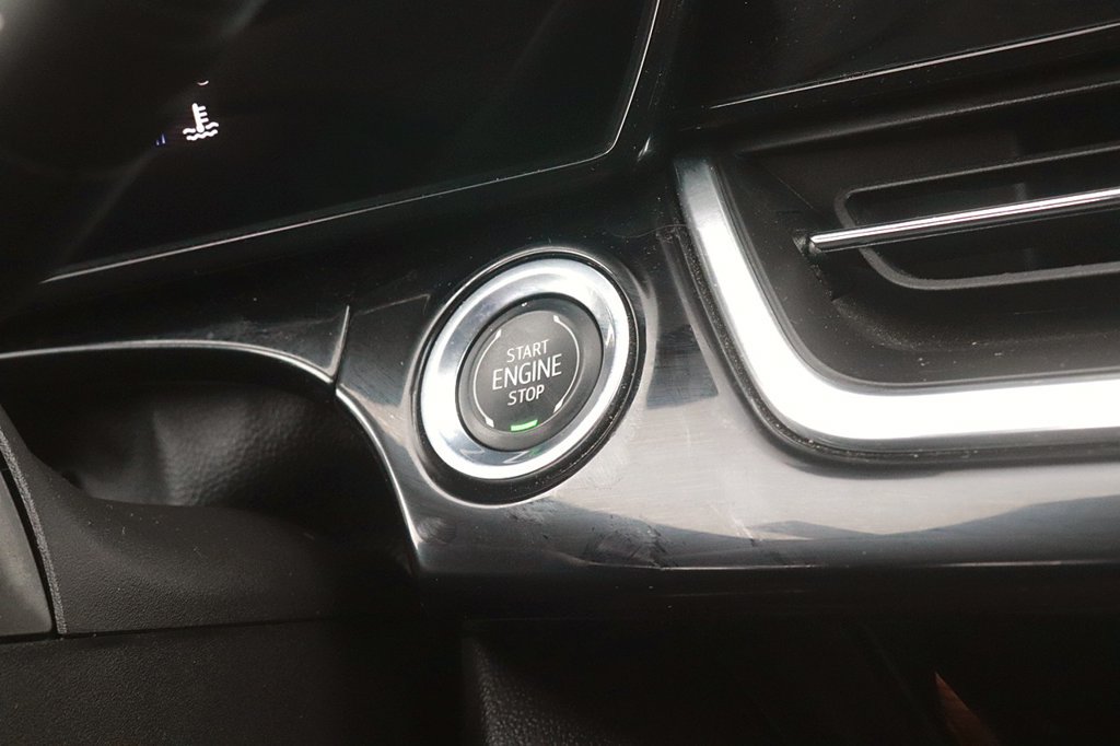 Used 2025 Chevrolet Trax RS w/ Sunroof Package FWD image 24