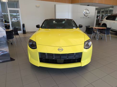 Used 2024 Nissan Z Performance w/ Floor Mat Package RWD image 2