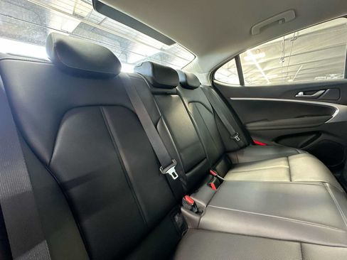 Used 2023 Genesis G70 2.0T RWD image 26