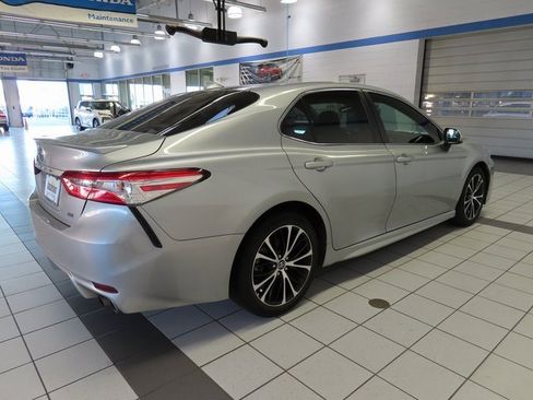 Used 2020 Toyota Camry SE image 13