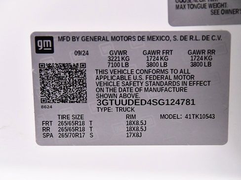 Used 2025 GMC Sierra 1500 SLT image 17