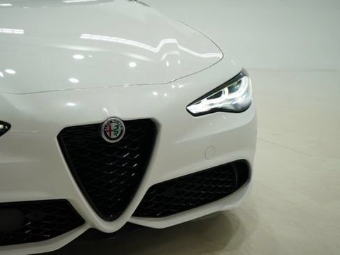 Used 2026 Alfa Romeo Giulia AWD image 9