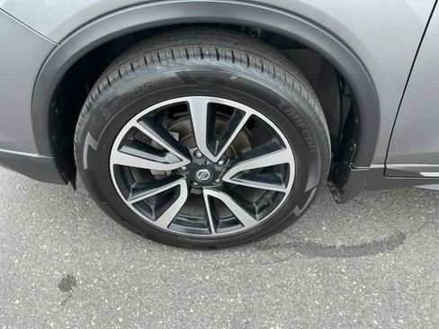Used 2020 Nissan Rogue SL w/ Premium Package image 9