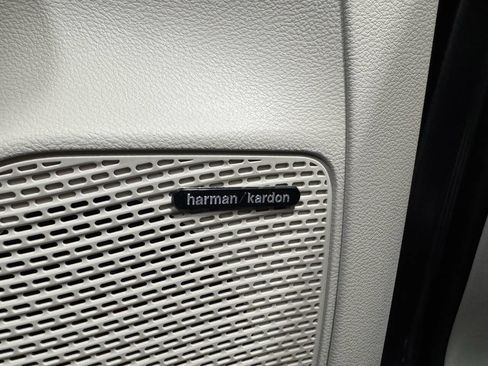 Used 2020 Chrysler Pacifica Limited w/ Advanced Safetytec Group image 8