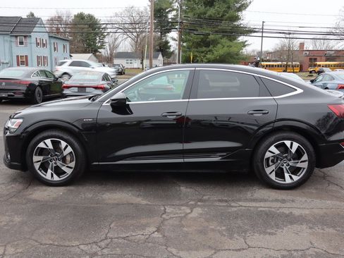 Used 2021 Audi e-tron Premium AWD/4WD image 8