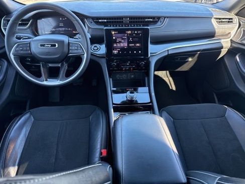 Certified 2023 Jeep Grand Cherokee L Laredo image 4