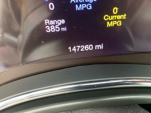 Used 2020 Jeep Grand Cherokee Altitude image 16