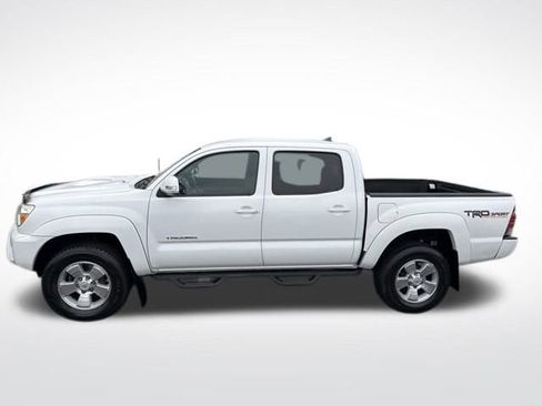 Used 2014 Toyota Tacoma PreRunner image 2