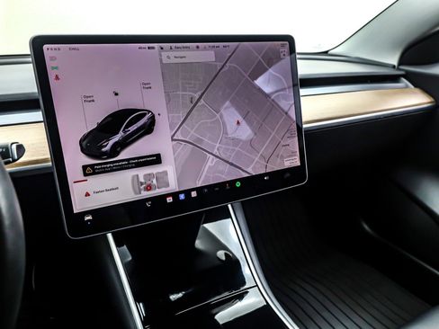 Used 2019 Tesla Model 3 Standard Range Plus image 19