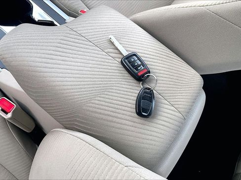 Used 2015 Honda Accord LX image 11